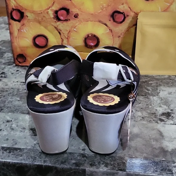 Hot Chocolate Design Black Birds Sandal - Picture 10 of 16